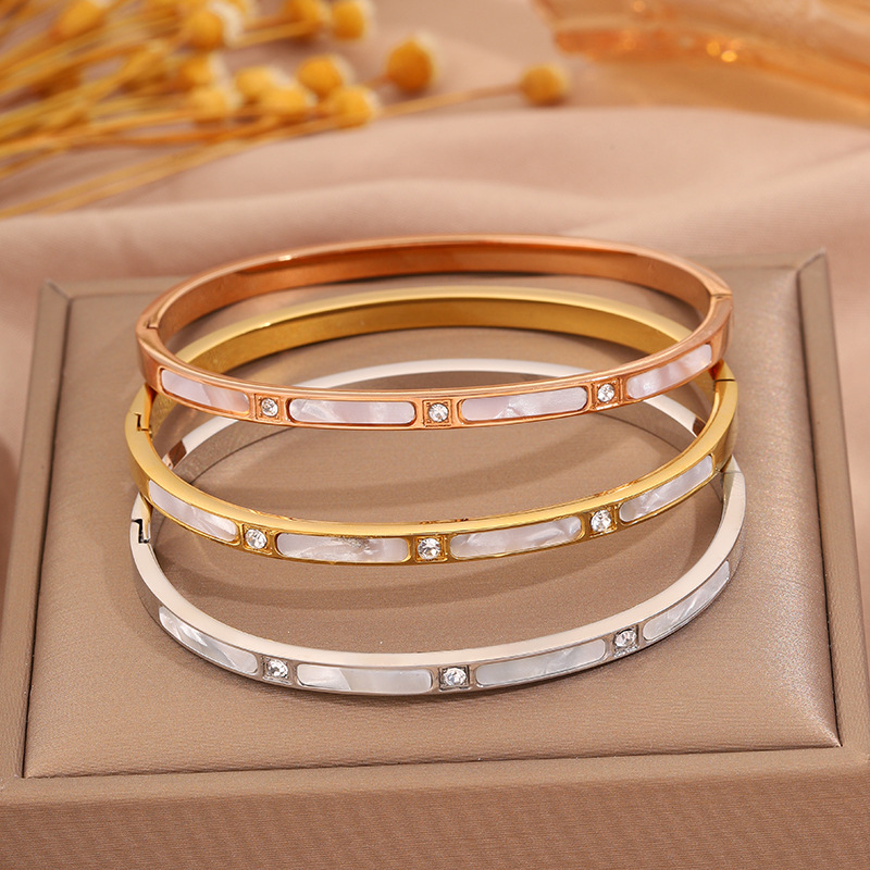 Brazalete de acero inoxidable conchas espaciadas brazalete de diamantes para niñas de alto nivel brazalete de oro rosa joyas de venta caliente transfronterizas