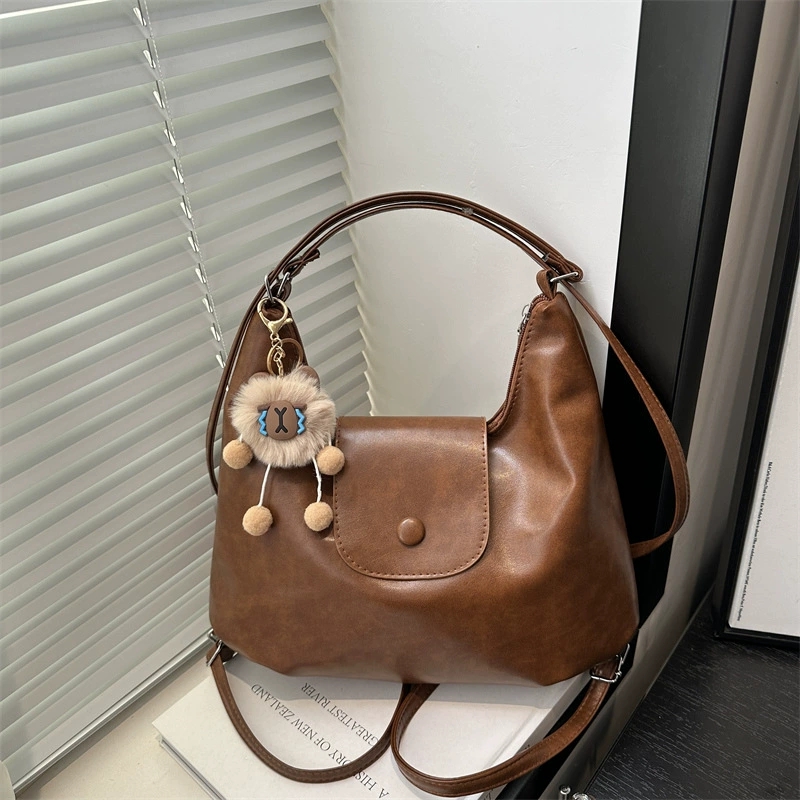 Осенняя и зимняя новая сумка на плечо большой емкости 2024 повседневная новая ретро-мода для студентов в классе