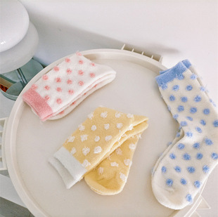 �ﶬë���m���¿�Ů���c��Ͳ�m �R�����ǹ�ɫ�A�c�Ӻ�ů�Ѷ��m