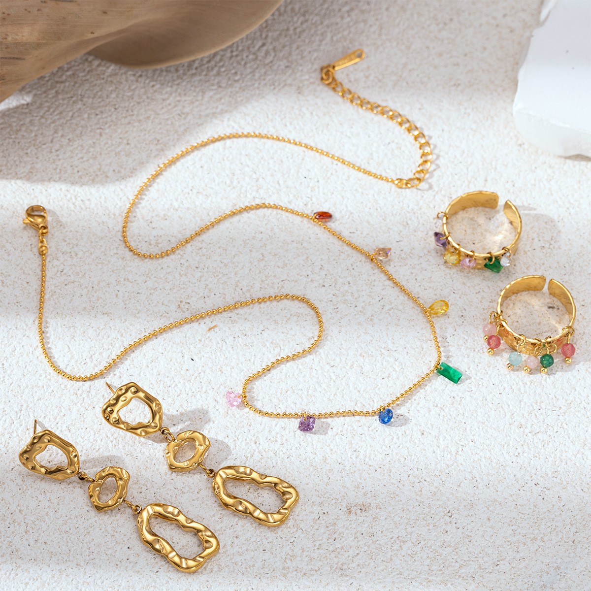 Collar de acero inoxidable de estilo europeo y americano TINA lujo ligero nicho de diseño universal sensación de anillo de borda de zircon para mujeres no desvanecerse