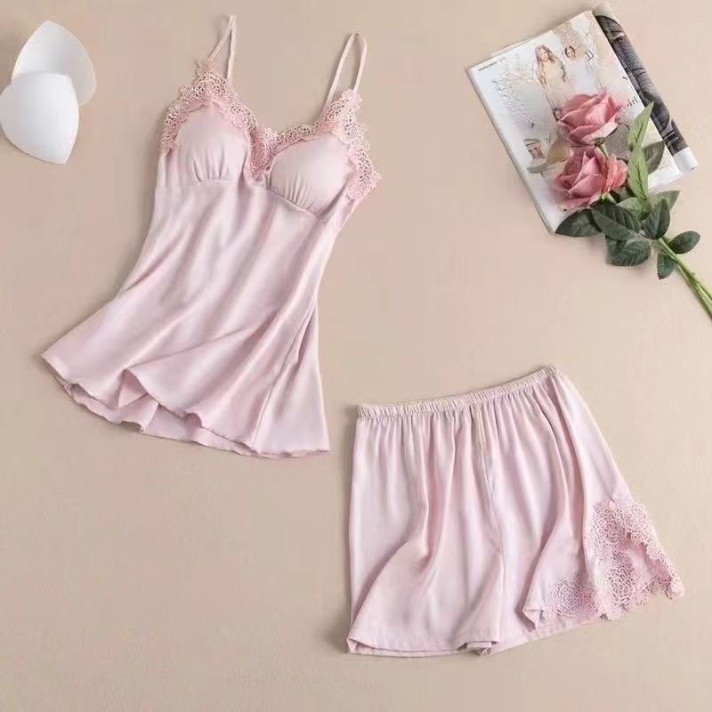 여름 여성 멜빵 얼음 실크 멜빵 스커트 얇은 홈웨어 가슴 패드가있는 섹시한 여성 잠옷 고급 얼음 실크 잠옷