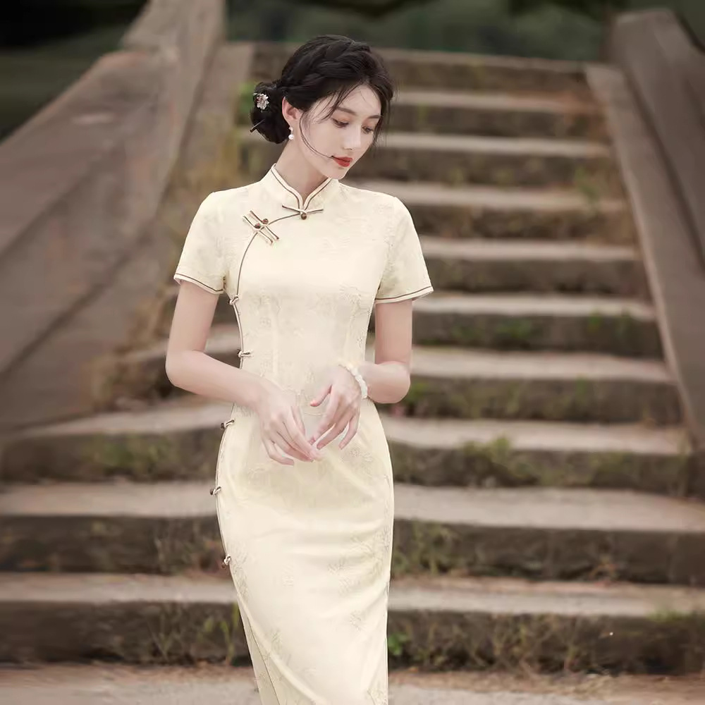 Autumn lace long cheongsam