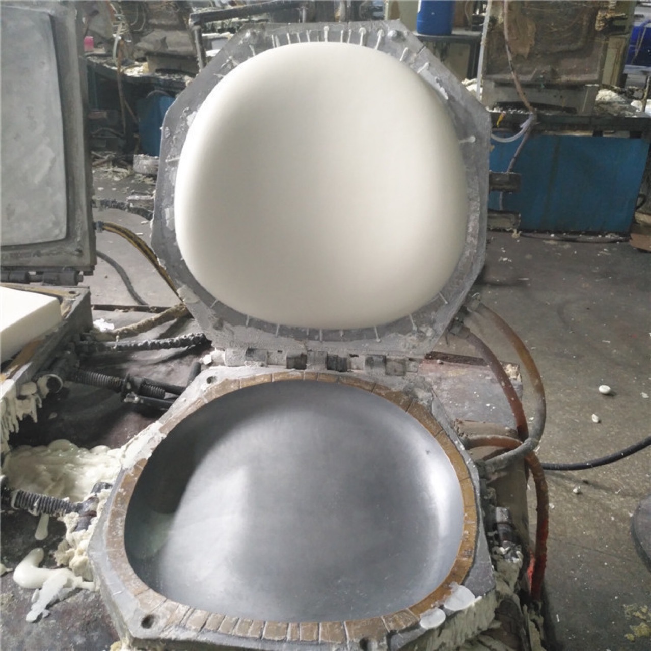 医疗健身器材坐垫海绵聚氨酯pu发泡高回弹按摩坐垫pu发泡自结皮