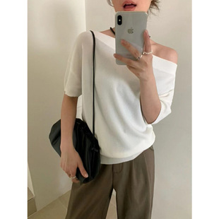 Korean Casual Style Striped Slanted Shoulder Knitted Shirt for Women in Summer, Lazy, Loose, Waist Slimming, Off-Shoulder Short-Sleeved Top