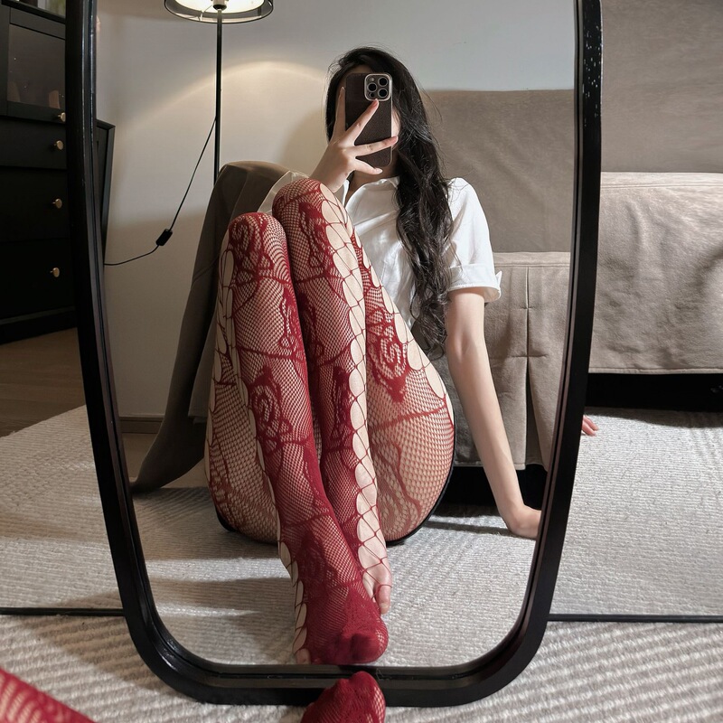 Internet Celebrity Sexy Pure Desire Temptation Over-The-Knee Suspender Fishnet Stockings Rose Pattern Side Cross Hollow One-Piece Fishnet Stockings