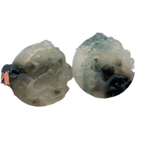 Natural jade nine-tailed fox pendant Xiu jade ink jade machine carved fox accessories single-sided jade fox pendant