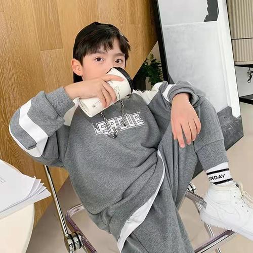 Men's sportswear set for big kids, 2024 spring new children's casual two-piece set, suitable for spring and autumn, trendy