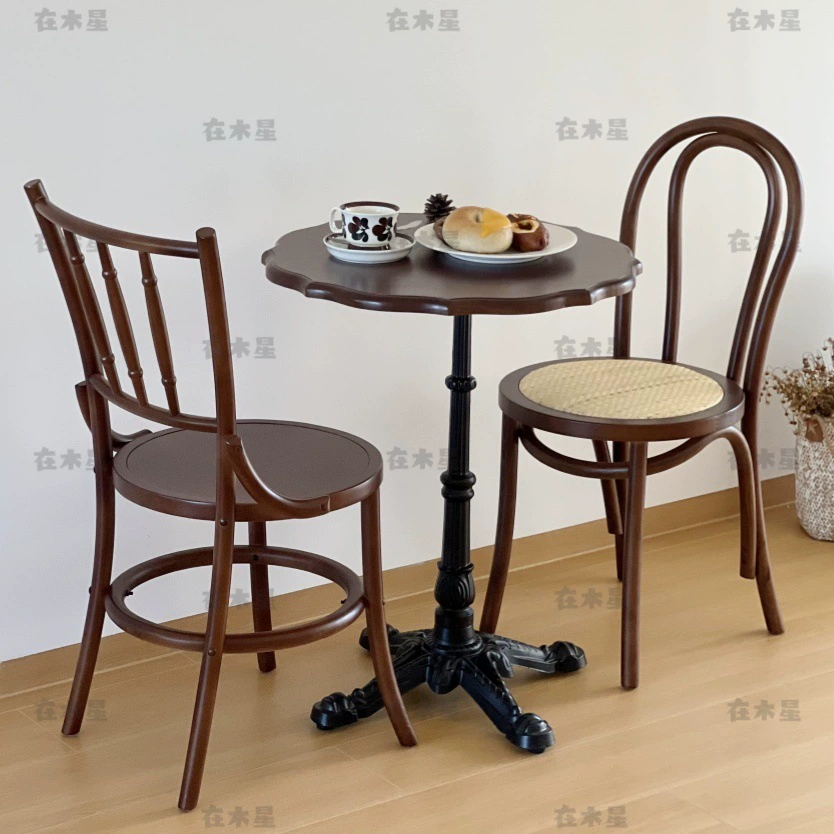 Американский винтажный массивный деревянный кафе столы и стулья сочетание столов и стульев питание небольшой круглый стол чай с молоком Сладкий магазин Ресторан Вест Стулья из ротанга