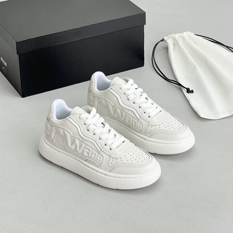 새로운 스포츠 보드 신발 두꺼운 단독 레이스 업 하이 편안한 운동화 작은 올 매치 화이트 신발 패션 착용 방지 여성