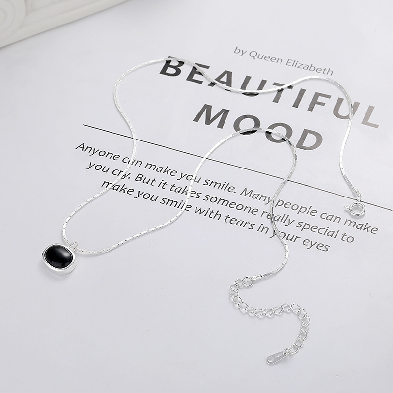 black agate trend necklace
