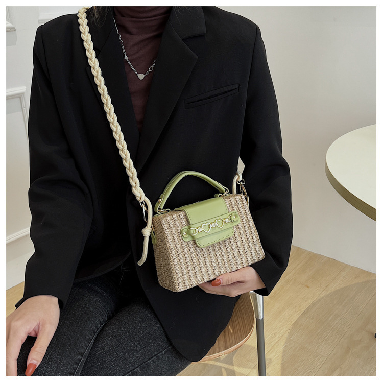 Women's Medium Straw Color Block Solid Color Vacation Beach Weave Magnetic Buckle Straw Bag display picture 14