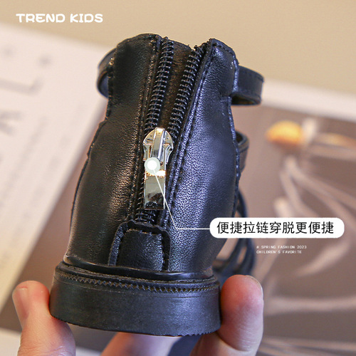 New Summer Sandals for Girls in , Large Children's Soft-Cushion Princess Shoes, Casual and Fashionable Rabbit Roman Sandals