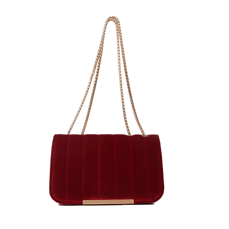 Bolso cuadrado pequeño de moda de terciopelo para mujer 2023 primavera nuevo estilo bolso de hombro de cadena de aire occidental bolso de mensajero simple casual