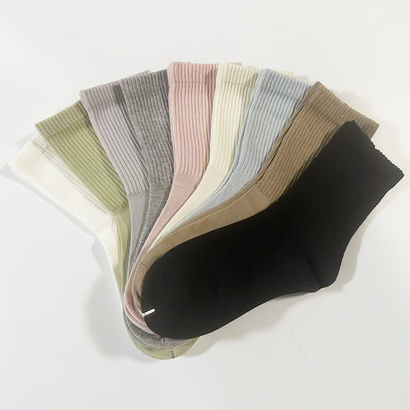 2025 Anti-Odor and Antibacterial Cotton Mid-Tube Women's Socks Boneless Antibacterial Breathable Sports Socks Soft and Comfortable Women's Socks