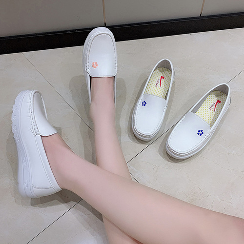 Nurse shoes women's autumn and winter new fashion versatile shoes spring and autumn soft sole non-slip hospital work shoes small white shoes