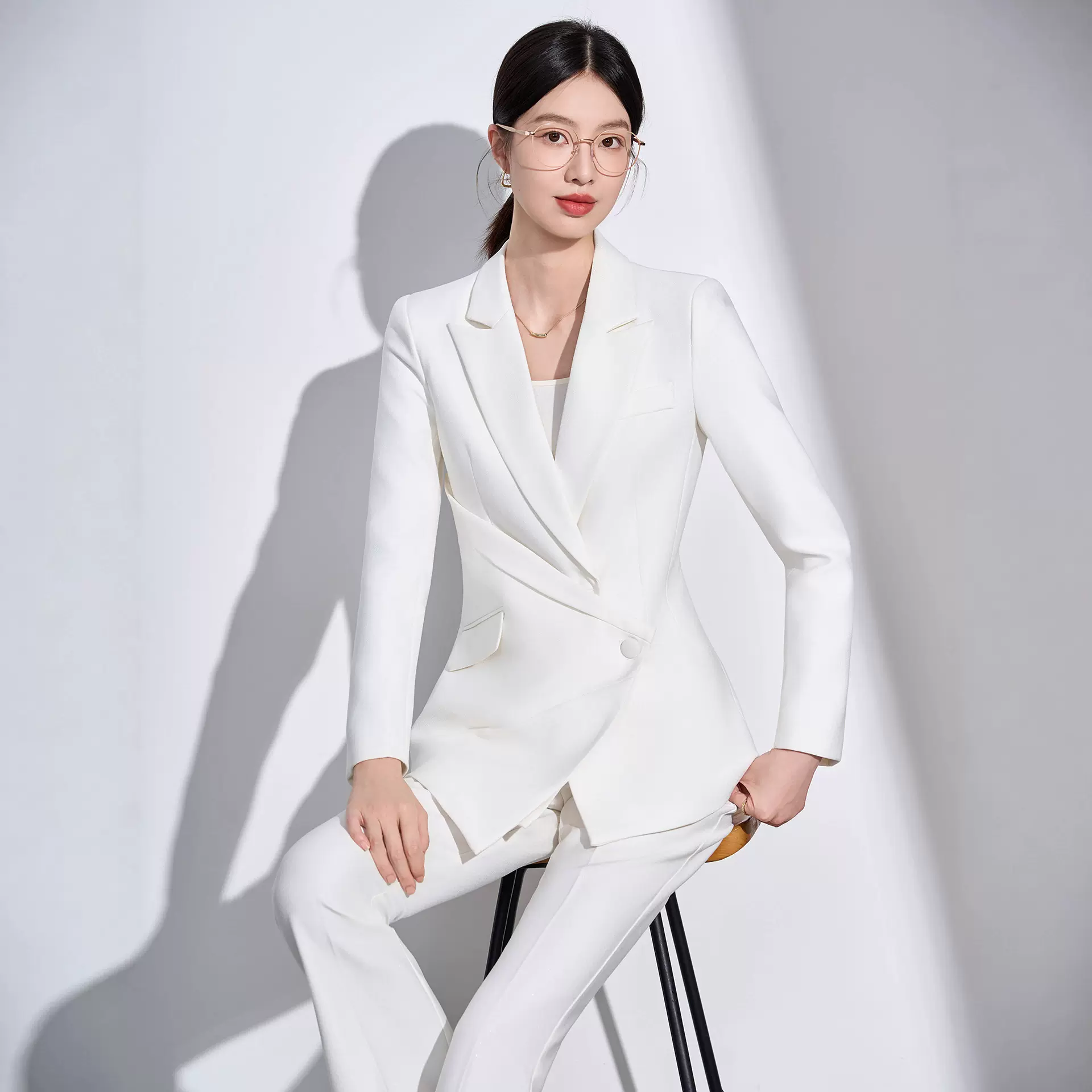 电视台主持人职业正装工作服白色西装套装女秋季修身显瘦长袖西服