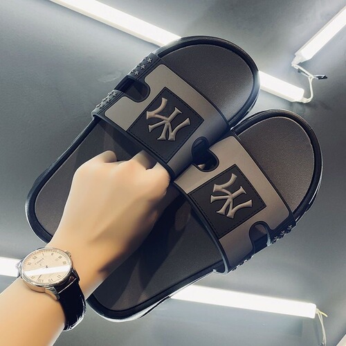 Slippers men's  summer outdoor new style men's soft-soled non-slip beach flip-flops personalized Vietnamese sandals
