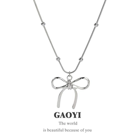 项链;耳钉;手链