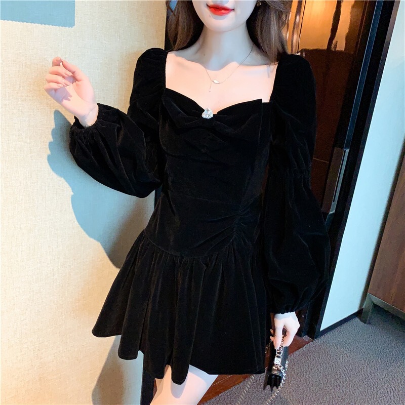 High-End and Stylish Square-Neck Velvet Little Black Dress, French-Style Birthday Dress, Waist-Cinching Square-Neck Dress for Women in Autumn High-End and Stylish Square-Neck Velvet Little Black Dress, French-Style Birthday Dress, Waist-Cinching Square-Neck Dress for Women in Autumn