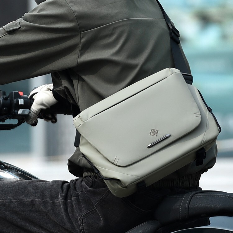 New Men's Multifunctional High-Capacity Crossbody Bag with Magnetic Buckle, Messenger Laptop Tote Shoulder Bag