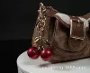 Красная вишня с маленькими двойными листьями, светлое золото