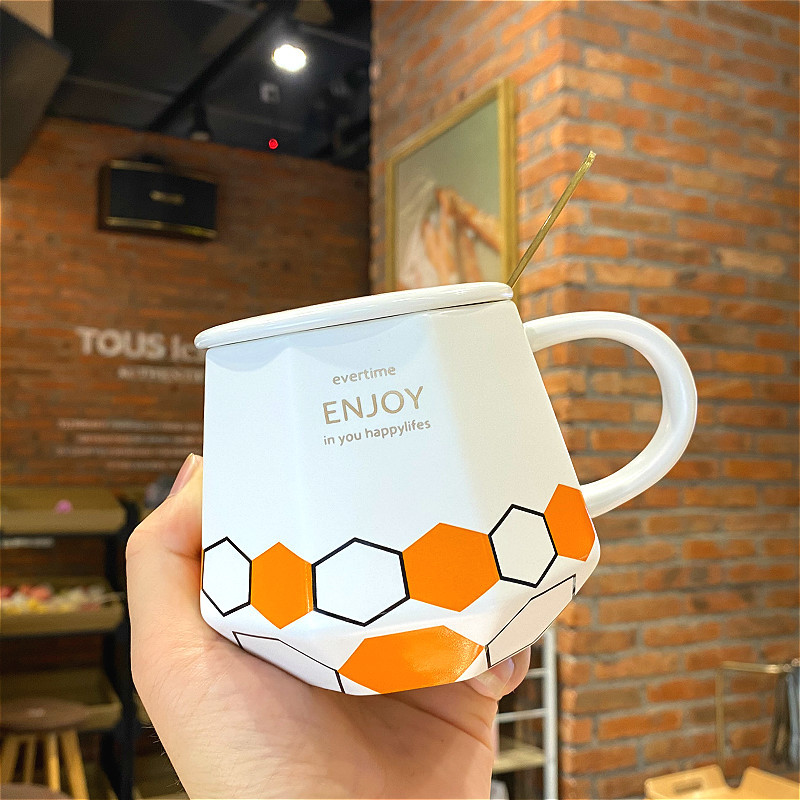 Taza de cerámica creativa con tapa cuchara pareja agua tendencia personalidad Oficina hombres y mujeres del hogar café taza té