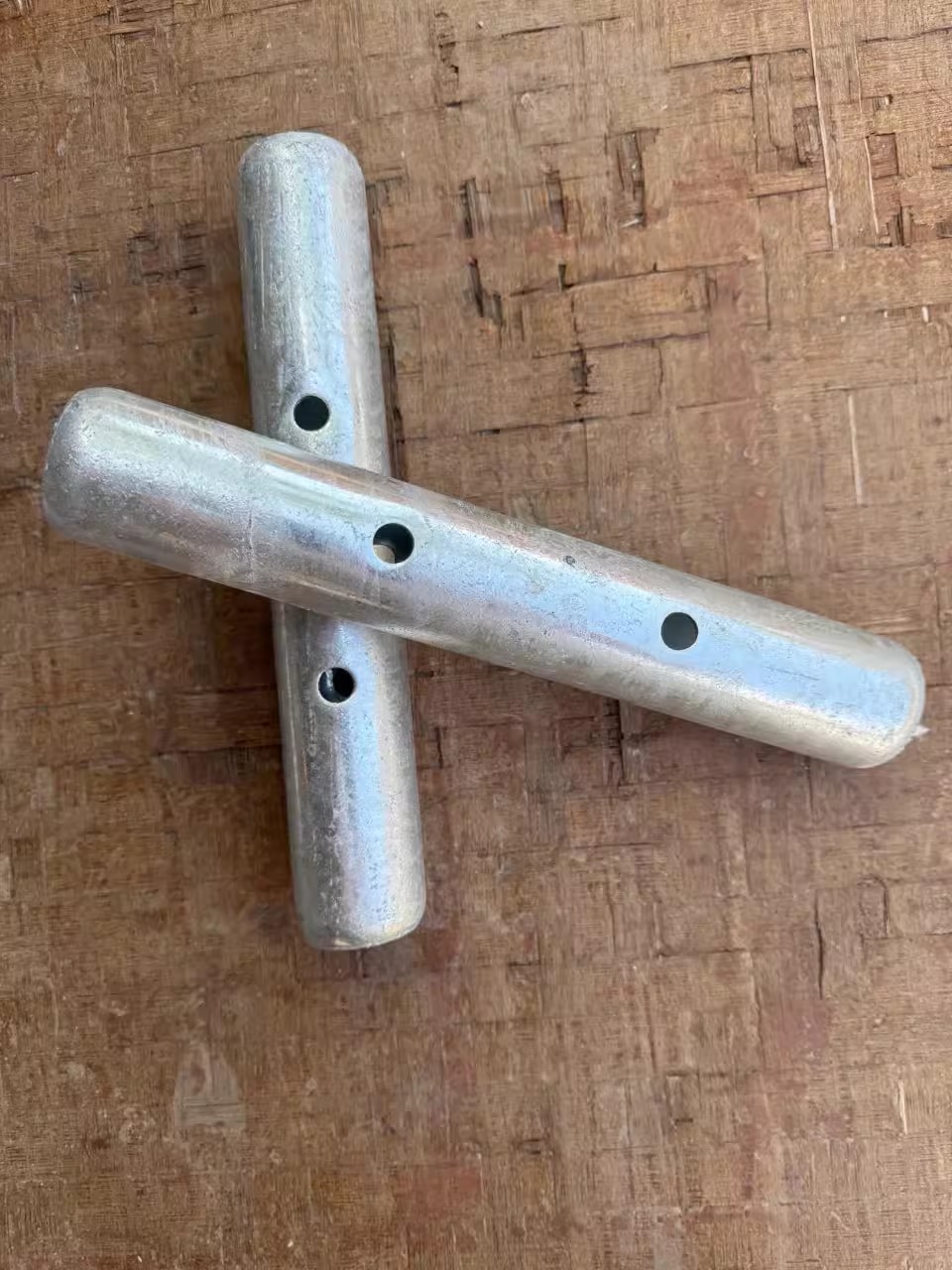 폴 내부 연결봉