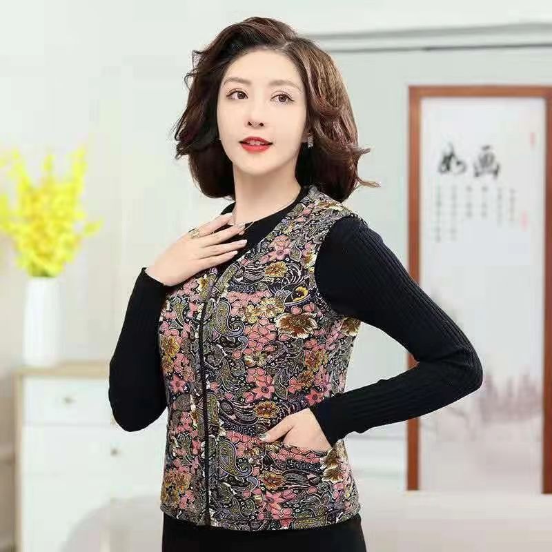 New Spring, Autumn, and Winter Milk Silk Vest for Mothers, Middle-Aged and Elderly Women, Thickened Fashionable Zippered Vest for Warmth