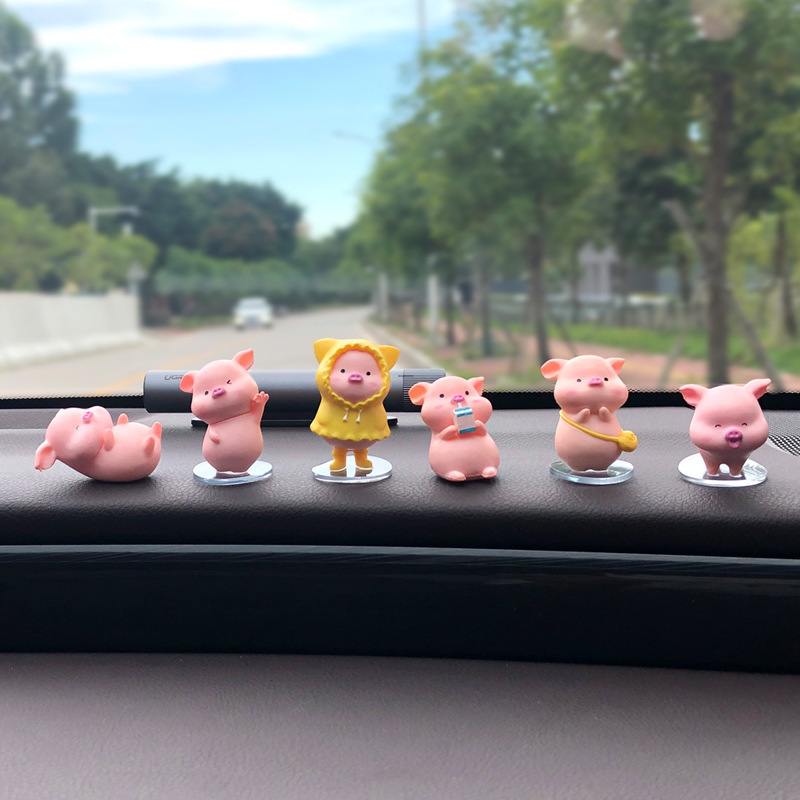 Adornos para el automóvil Adornos de la consola central del automóvil del cerdito de la red de Internet Adornos para el automóvil Dibujos animados creativos Decoración linda del automóvil Mujer
