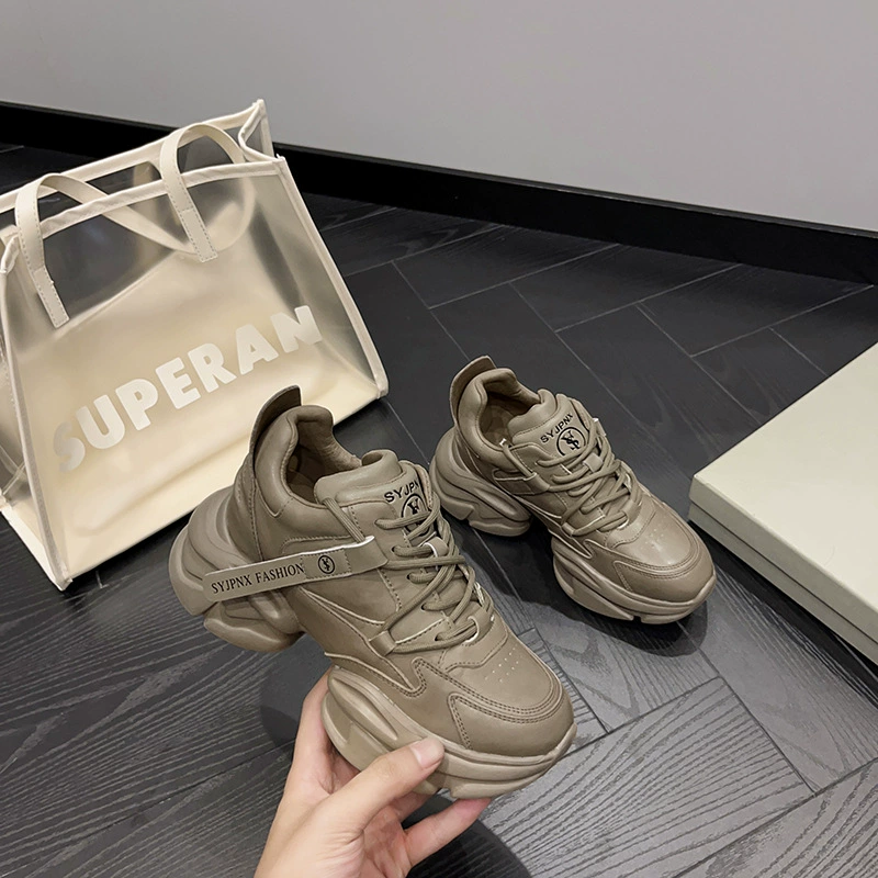 Модные женские кроссовки в стиле «папиных» кед на осень 2025 года, новинка, европейский стиль, на толстой подошве, универсальные, стройнящие, с цветовыми блоками, повседневные.