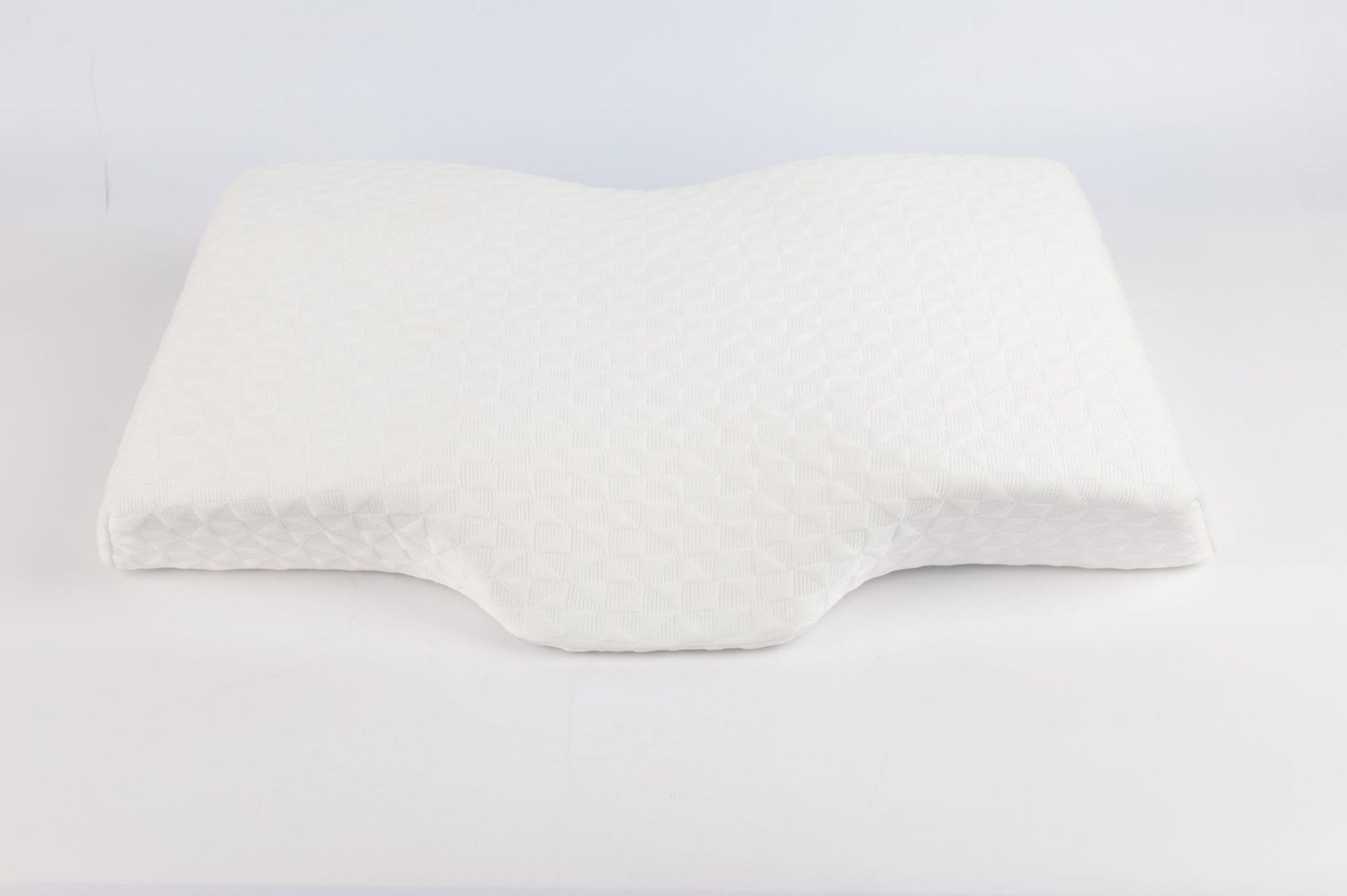Ventas en caliente transfronterizas al por mayor almohada de algodón de memoria de rebote lento almohada de algodón de memoria espacial almohada de cuello almohada de protección de cuello personalizada