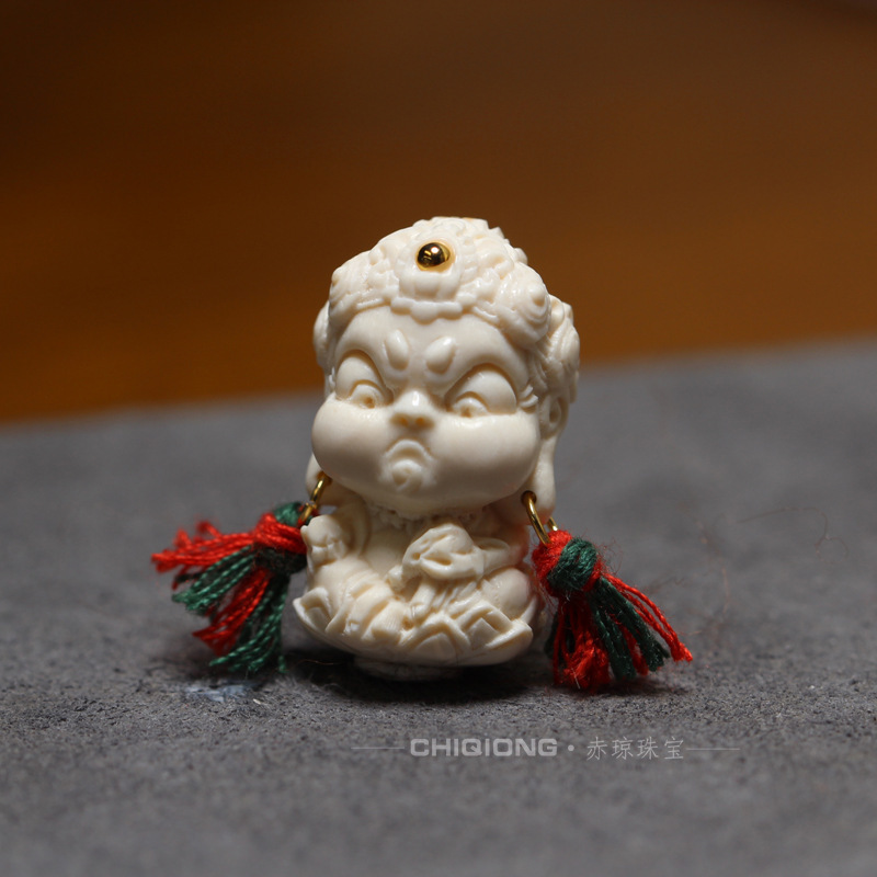 Natural Mammoth Ivory Yellow God of Wealth New Year's Little Red Book Carving Pendant DIY Pendant Accessories Natural Mammoth Ivory Yellow God of Wealth New Year's Little Red Book Carving Pendant DIY Pendant Accessories