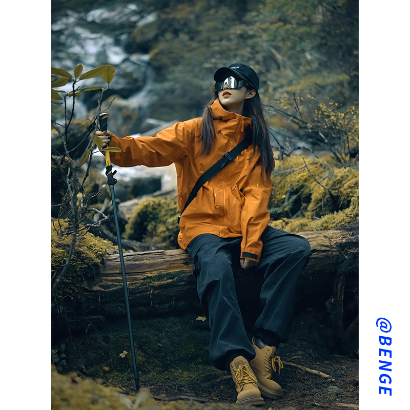 The Story of the Rose Liu Yifei's Same Style Three-In-One Outdoor Hiking Windproof and Waterproof Mountaineering Jacket