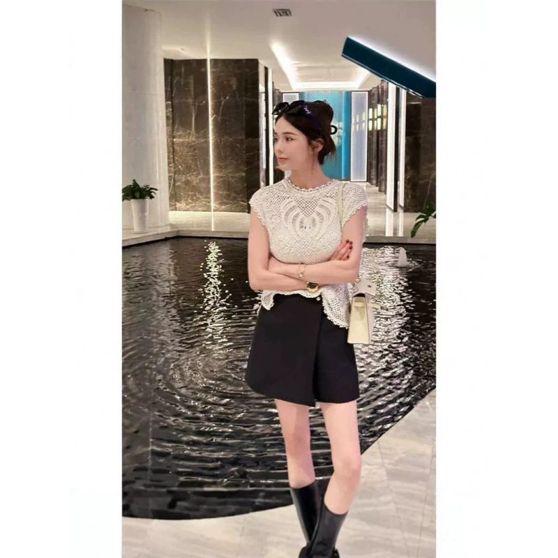 Новый 2024 Heavy Industries с полым крючком из тканого дизайна без рукавов летняя мода темперамент тонкий нижний топ женский