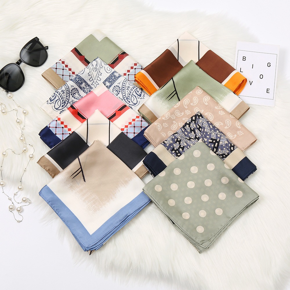 Nueva impresión de anacaju de moda pequeña bufandas de seda primavera y otoño versátil coreana bufandas profesionales de mujer bufandas al por mayor