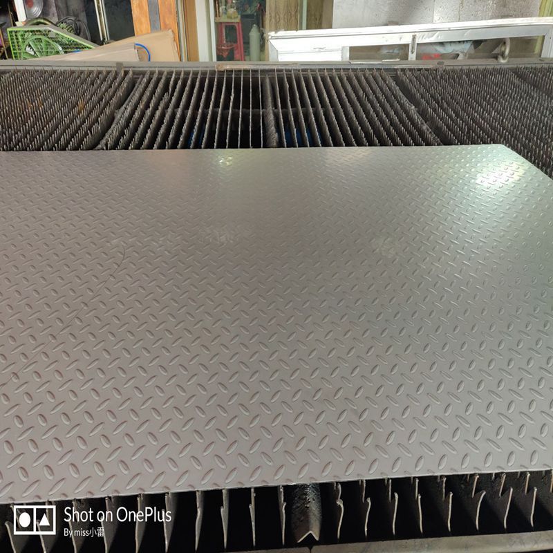 304不锈钢花纹板  304花纹板 201不锈钢防滑板 规格齐全