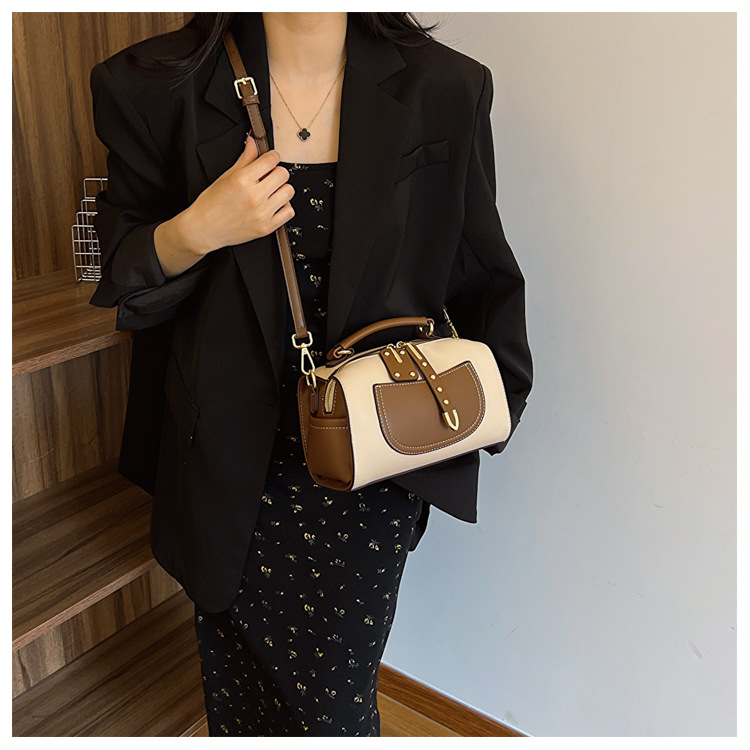 This year's popular handbag for women in 2024, new high-end color contrast single shoulder crossbody bag, stylish and_voghion.com