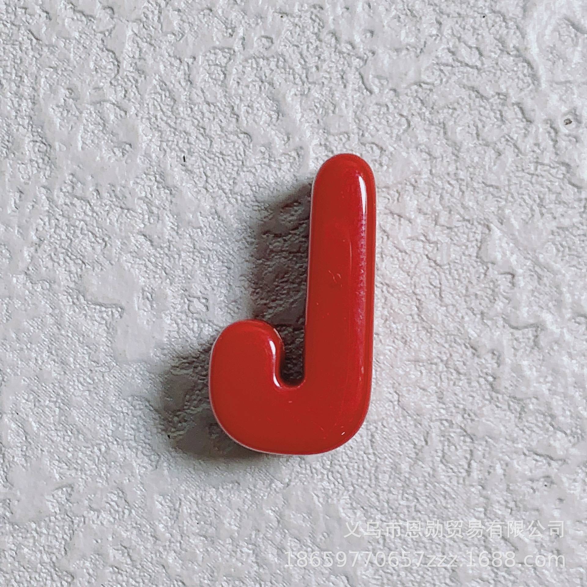 J (Red)