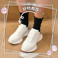 カップル向けの厚底カジュアルスポーツシューズ、身長を伸ばす白い靴、文字が入った万能な小ウエスト、男女兼用のスリムダッドシューズ