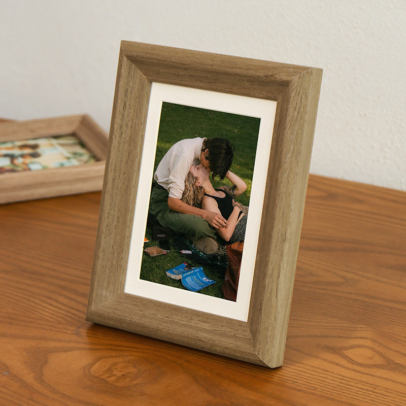 Simple solid wood photo frame table wholesale 6 inch 7 inch 8a4 photo frame large size creative three-dimensional wooden photo frame wholesale