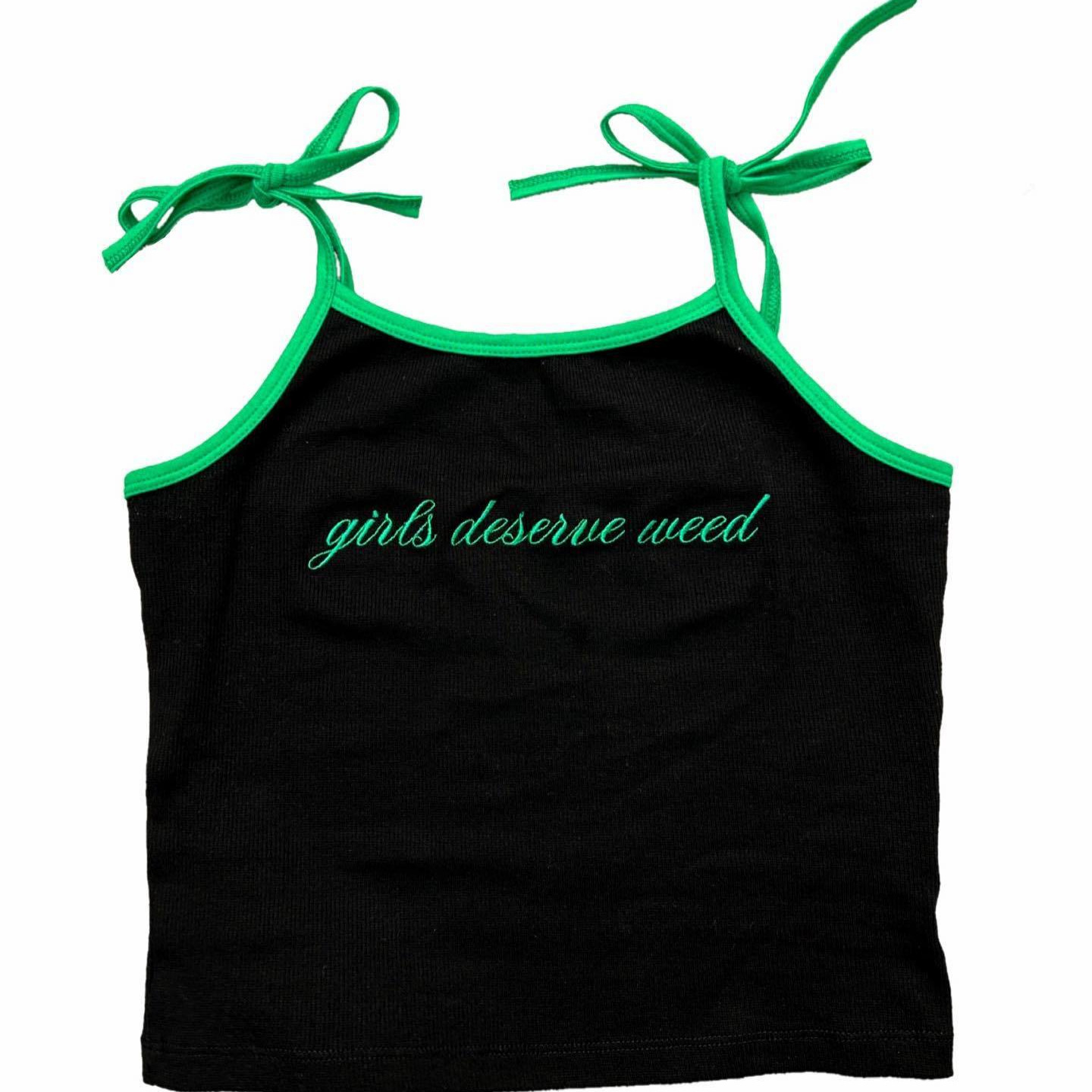 fitted fashionable bra top with a round collar sleevless