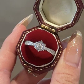 戒指;项链;手链