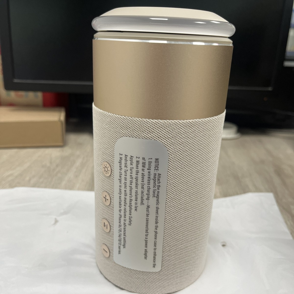 Altavoz Bluetooth con Carga Inalámbrica Magnética y Carga Rápida
