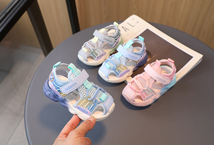 Baotou Sandalen Farbverlauf Weiche Sohle Kinder Jungen und Mädchen Baby Sport Anti Rutsch Mode Leichte Strandschuhe_voghion.com