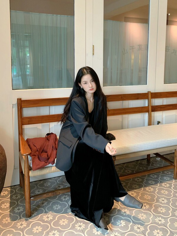 DIGM | 2025秋季高智感极简风V领假两件中长款西装外套女A09217|undefined