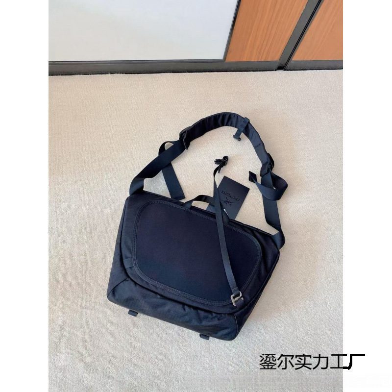 新款大容量鸟家轻薄便携式休闲旅游多用包邮差包机能风防水|undefined