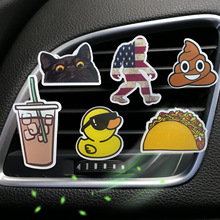 新款亚克力小黄鸭汽车香水装饰夹子黑猫饮料车载空调出风口装饰