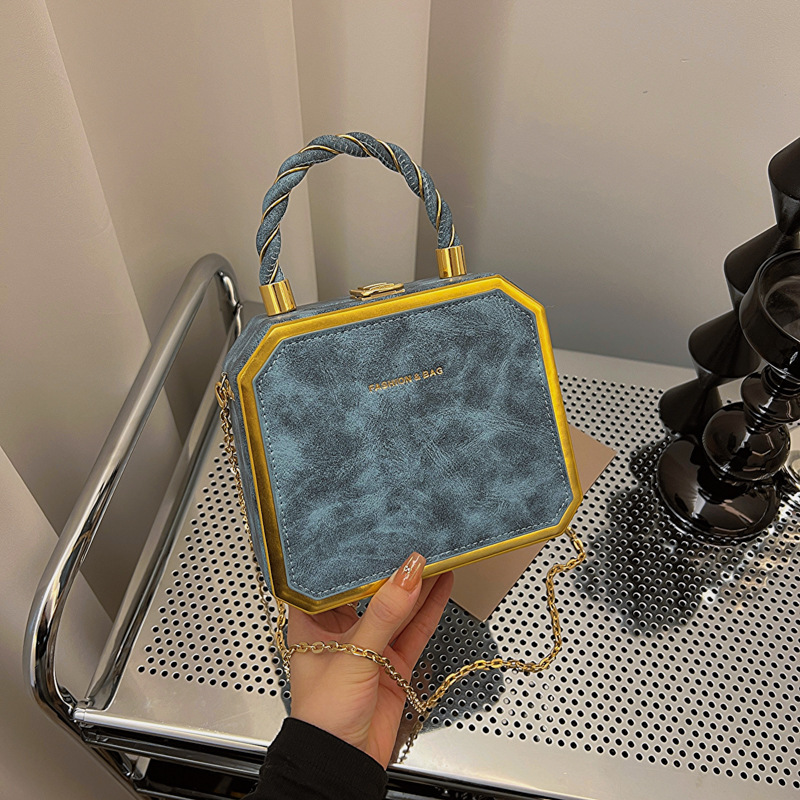 Bolsos al por mayor transfronterizos para mujer 2023 nuevo estilo estilo estilo occidental casual simple bolso de caja bolso de cadena mensajero bolso de axila