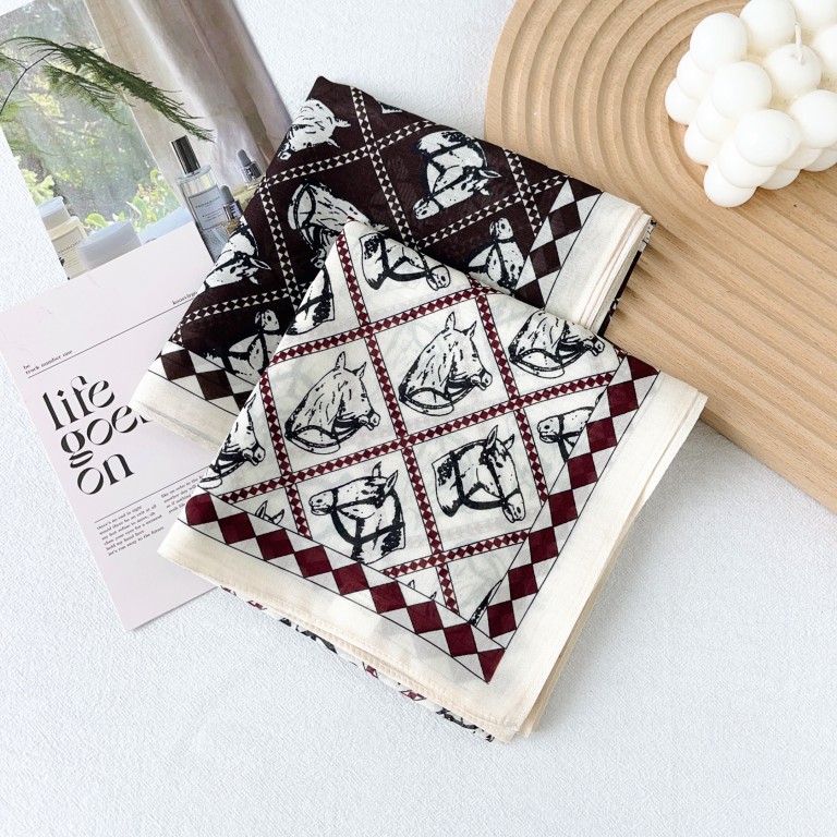 Pony marrón blanco verano nuevo estilo seda algodón pequeño bufanda cuadrada bufanda mujer lujo ligero retro moda todo fósforo protector solar bufanda de seda Baotou