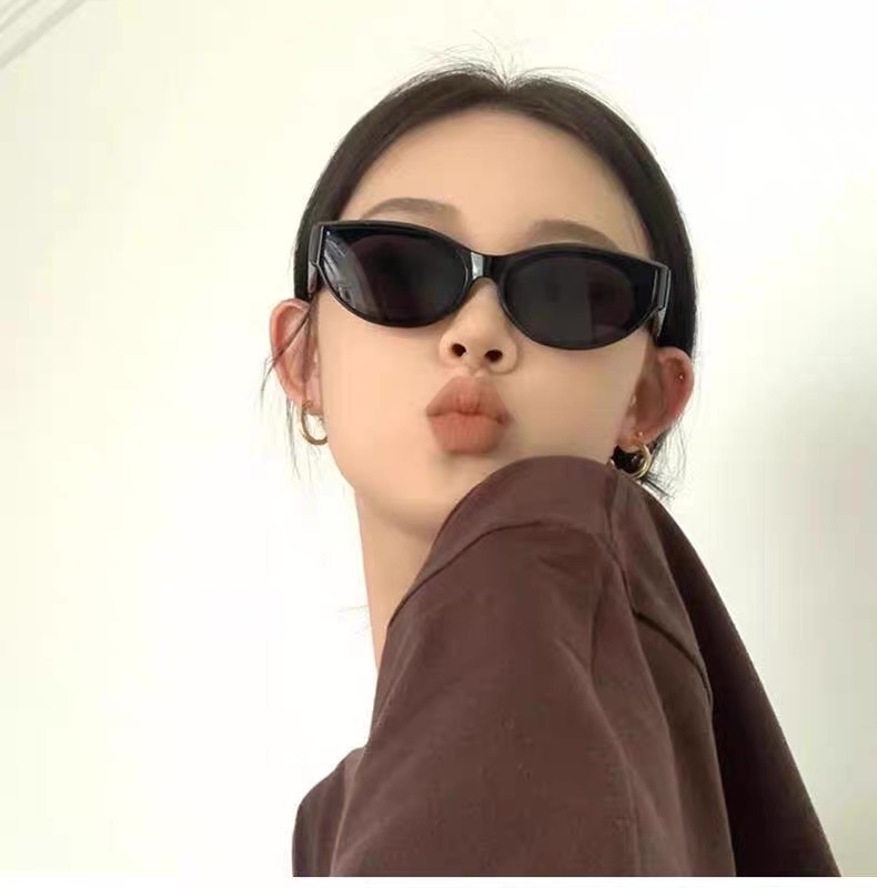 Jennie aynı stil gözlük kadın vintage seksi kedi göz küçük çerçeve gözlük polarize ultraviyole koruma güneş gözlüğü yüz küçültücü